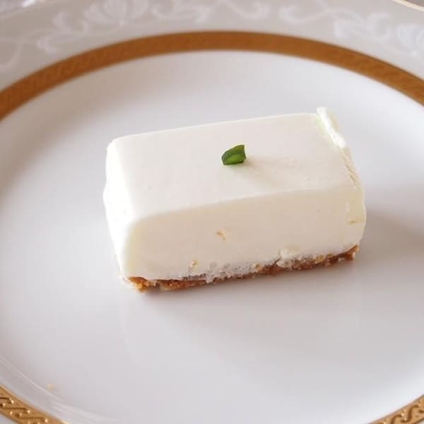 3. Rare Cheesecake (Shirotae)