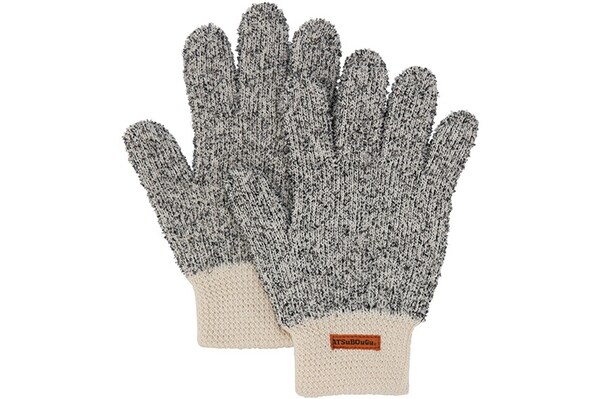 4. 'Atsubougu' Gloves