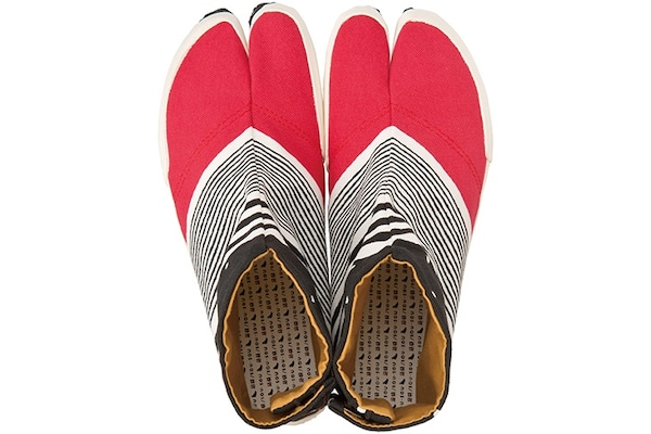 1. Split-Toed 'Jika-Tabi' Sock-Shoes