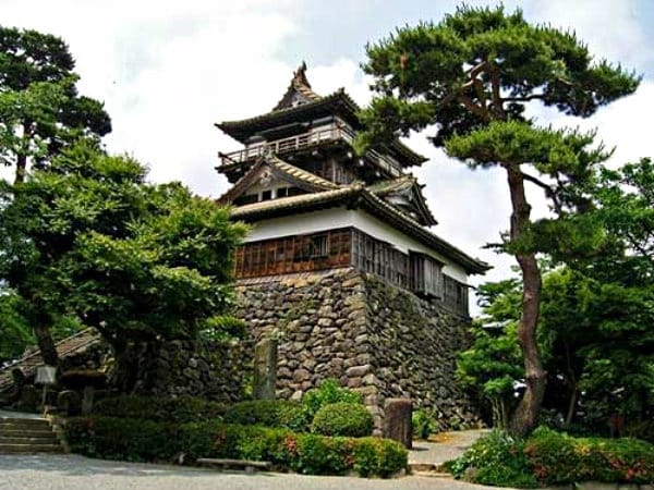 10. Maruoka Castle (Sakai City, Fukui, ☆☆☆☆)