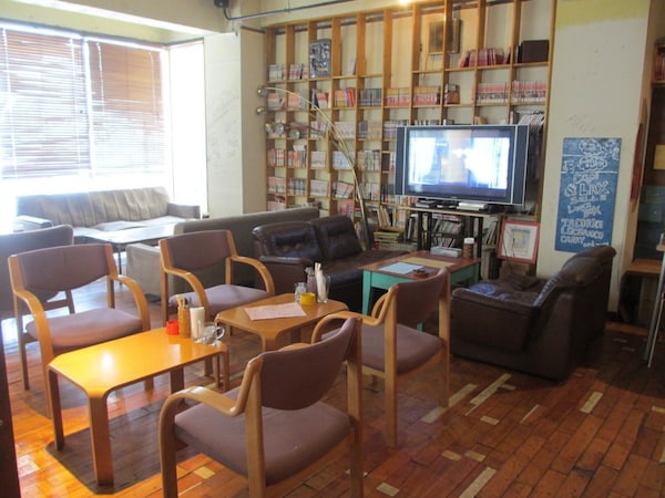 3. CAFE LAX (Shinsen)