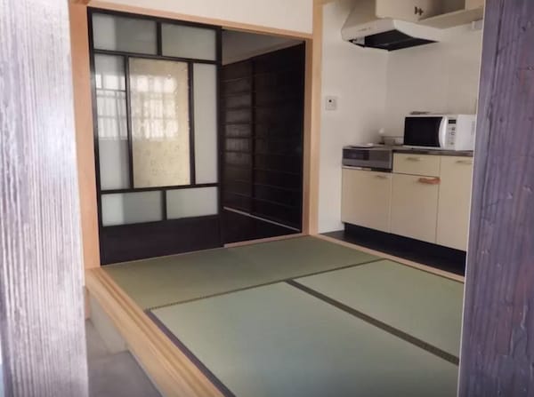 Airbnb 5. Machiya, Shimogyō-ku, Kyoto