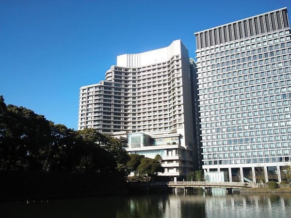 3. 팔래스 호텔 도쿄- 여유롭게 자전거 타기
