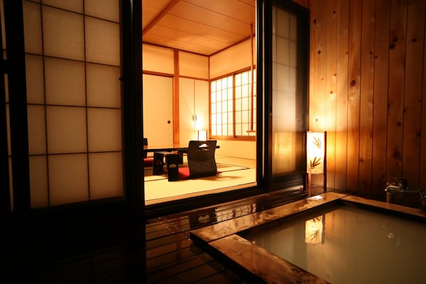 Guests Rooms with Attached Open-Air Baths