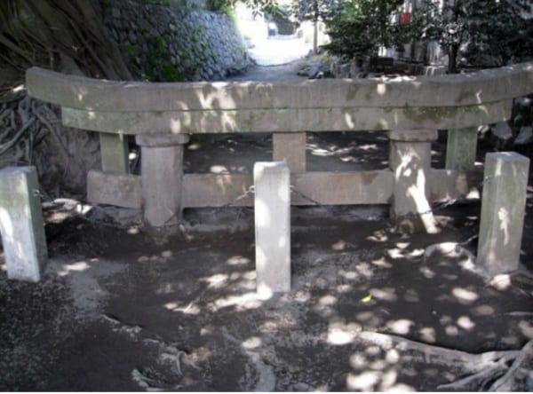 Kurokami Buried 'Torii' Shrine Gate
