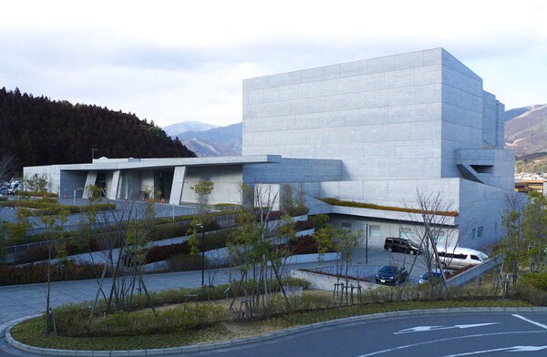 4. ศูนย์วัฒนธรรม และ ห้องสมุดโอฟุนาโตะ (Ofunato Civic Cultural Center and Library)