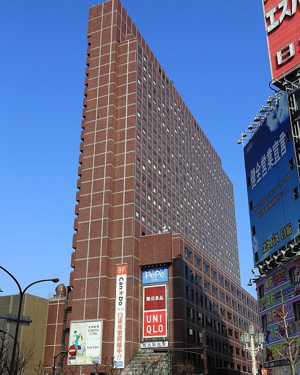 โรงแรมราคาถูก ห้องขนาดมาตรฐานที่ทัวร์ชอบใช้กัน ใกล้สถานีชินจูกุและแหล่งช้อปปิ้งรอบๆ