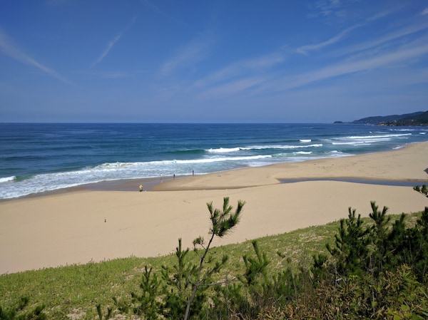 1. Kotohiki Beach
