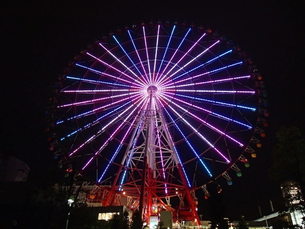 13. Ride the Ferris Wheel at Odaiba Palette Town!