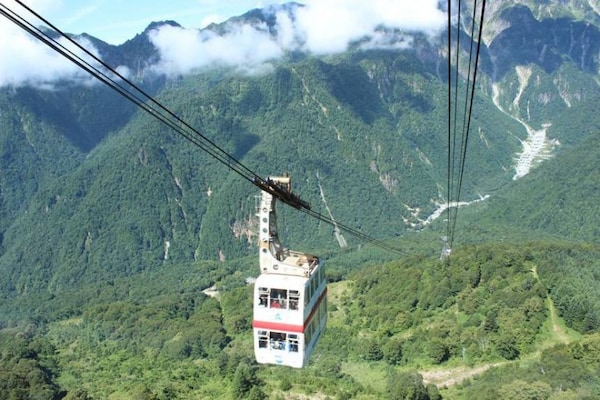 9. Appreciate the nature of Takayama from the sky at Shinhodaka Ropeway!