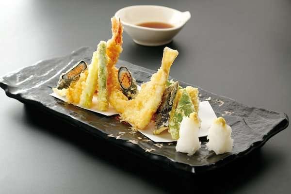 寿司和铁板烧为主的餐厅--京樱