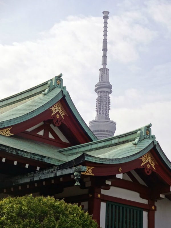 Traditional Meets Modern: Kameido Tenjin Shrine With Tokyo Skytree in the Distance