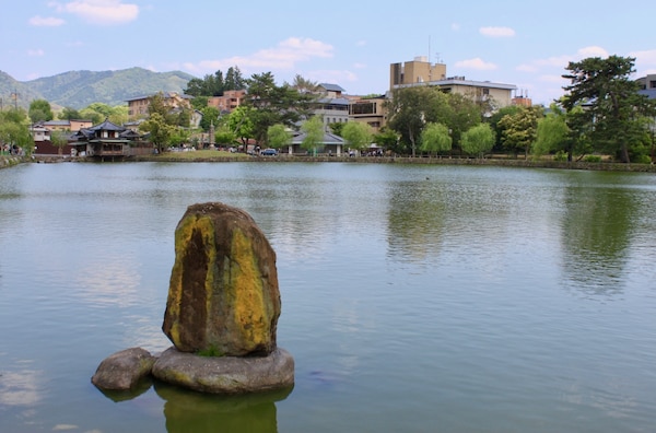 Monument of Kinugake Willow (きぬかけ柳の碑)