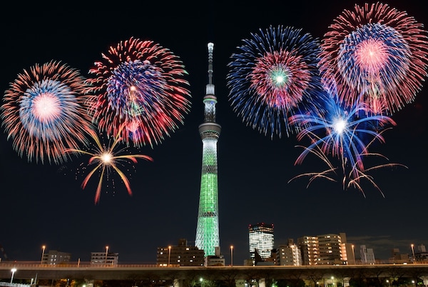 1.เทศกาลดอกไม้ไฟ ที่แม่น้ำสุมิดะ โตเกียว (Sumida River Fireworks Festival Tokyo)