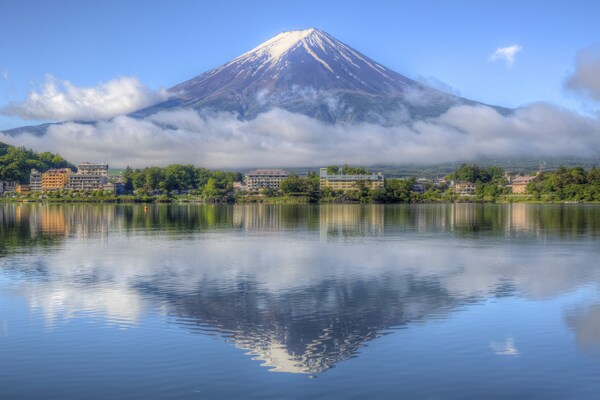 A Stunning View of Mount Fuji