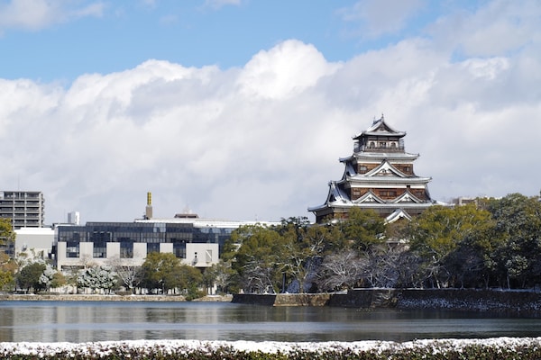 4. ปราสาทฮิโรชิม่า หรือปราสาทปลาคาร์ฟ (Hiroshima Castle)
