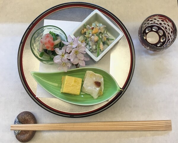 일본 전통 정찬 요리의 대가, 아사이