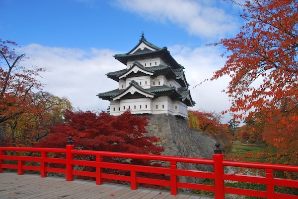 1. ปราสาทฮิโรซากิ (Hirosaki Castle)