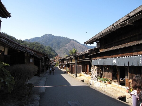 7. เมืองเก่าสึมาโกะจูกุ จังหวัดนากาโนะ (Tsumago-juku, Nagano)