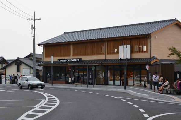 6. สตาร์บัคส์ สาขาศาลเจ้าอิซุโมะ จังหวัดชิมาเนะ (Starbucks Izumo Taisha, Shimane)