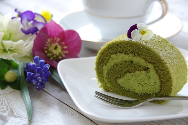 เค้กโรลชาเขียว (Matcha Roll Cake)