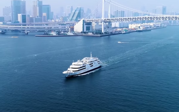 2. Symphony Tokyo Bay Cruise ล่องเรือสำราญแบบส่วนตัวที่อ่าวโตเกียว