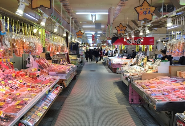 4. ตลาดเช้าฮาโกดาเตะ อาสะอิจิ (Hakodate Asaichi Morning Market)