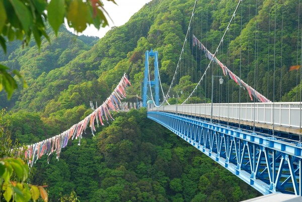 สะพานแขวนริวจิน (Ryujin Bridge)