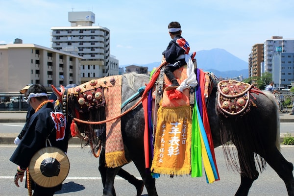 15. เทศกาลม้าชะกุ-ชะกุ อุมักโกะ จังหวัดอิวาเตะ (Chagu-Chagu Umakko Festival, Iwate)