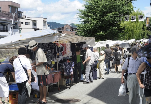 7. ตลาดเช้ามิยากาวะ ทาคายามา จังหวัดกิฟุ (Miyagawa Morning Market Takayama, Gifu)