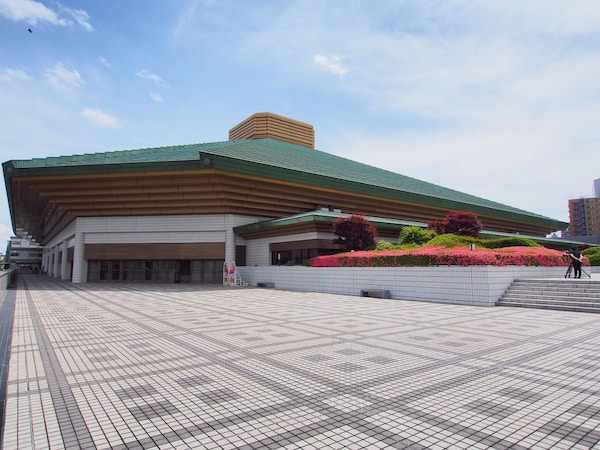 สนามซูโม่ของโตเกียว Ryogoku Kokugikan