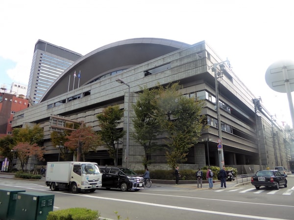 สนามซูโม่ของโอซาก้า Osaka Prefectural Gymnasium (Edion Arena Osaka)