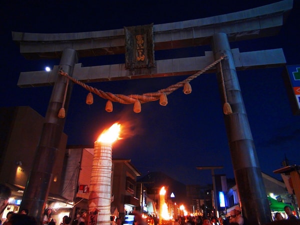 20. เทศกาลไฟโยชิดะ จังหวัดยามานาชิ (Yoshida Fire Festival, Yamanashi)