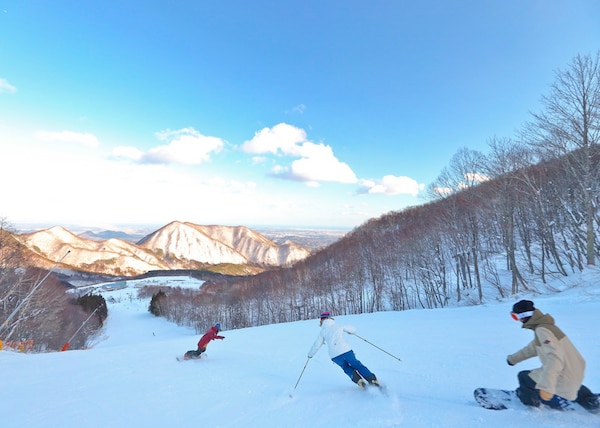 สปริงวัลเลย์ อิสึมิโคเง็น สกี รีสอร์ท (Spring Valley Izumi Kogen Ski Resort)