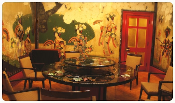 北京料理餐廳「旬遊紀」現存最早的旋轉餐盤桌