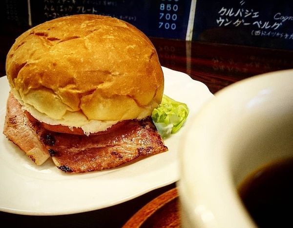 特別推薦！日本最老牌且最知名的HOSOYA漢堡（ほそやのサンド）