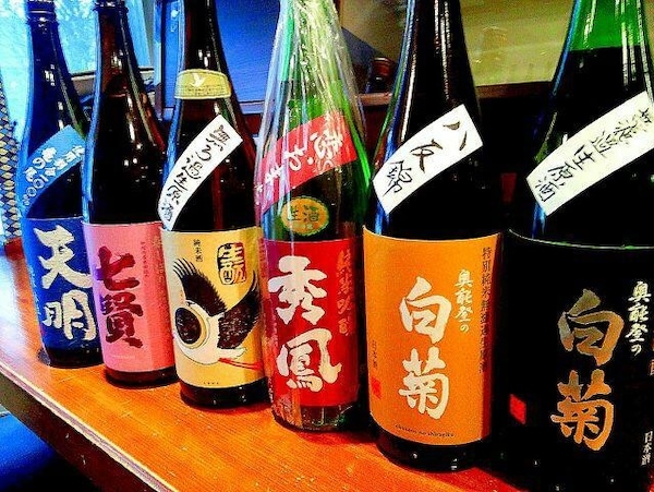 提供絕品海鮮和日本酒的人情居酒屋「竹政」