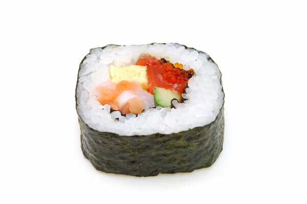 太巻き寿司　（ふとまきすし：Futomaki sushi) = ฟูโตมากิซูชิ