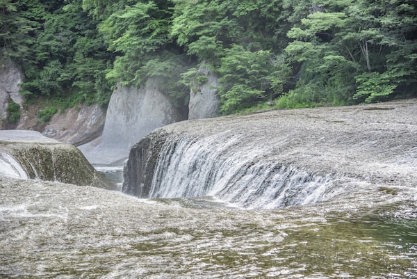 16 น้ำตกฟุกิวาเระ จังหวัดกุนมะ (Fukiware Waterfall, Gunma)
