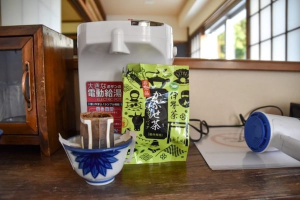 Trying Green Tea with Drip Coffee in Kochi