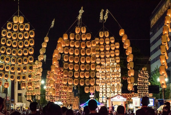 6. สัมผัสอีกหนึ่งความประทับใจของเทศกาลฤดูร้อนสุดยิ่งใหญ่ในเทศกาลอากิตะ คันโต จ.อากิตะ (Akita Kanto Matsuri, Akita)