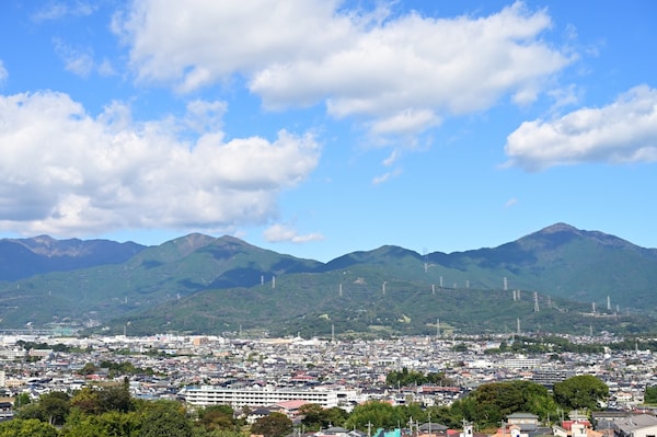 เส้นทางเดินป่าฤดูใบไม้ผลิที่ภูเขาโอยามะ (Mt.Oyama)  จังหวัดคานากาว่า (Kanagawa)