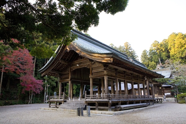 3. ศาลเจ้าซานาเกะ (Sanage Shrine)