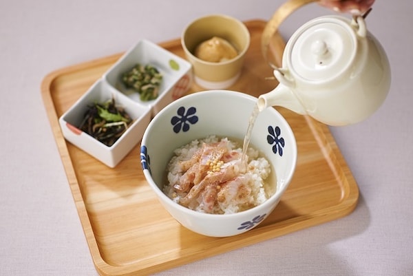 成田機場美食推薦１：日本版速食料理「茶泡飯」｜だし茶漬けえん