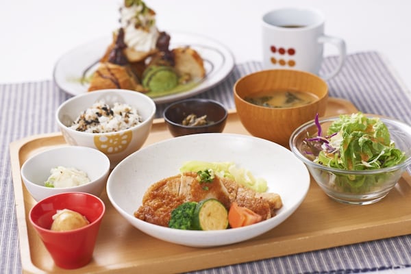 成田機場美食推薦14：選擇多樣化的健康取向定食餐廳｜おぼんdeごはん（歇業中）
