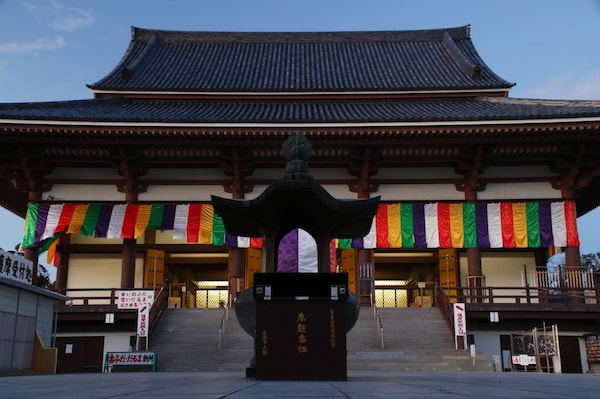 5. วัดนิชิอาราอิไดชิ โซจิจิ (西新井大師 總持寺/Nishiarai Daishi Sojiji Temple)