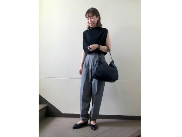 【OKコーデ】きれいめコーデにも対応しやすいフラットタイプのレインシューズも