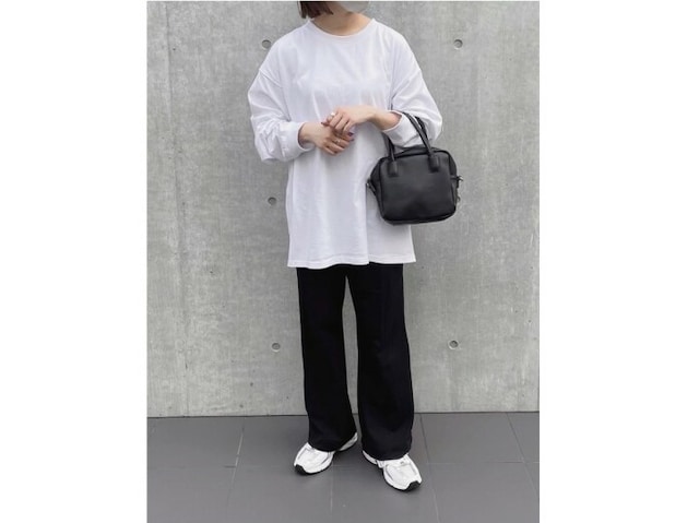 ユニクロ&マメ クロゴウチコラボの楽チンパンツがきれい見えで使える 出典:WEAR
