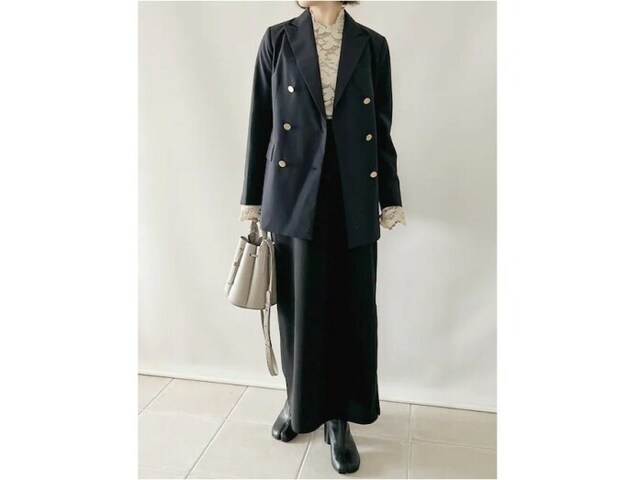 【OKコーデ】細めのロングスカートを合わせて旬のバランスに 出典:WEAR