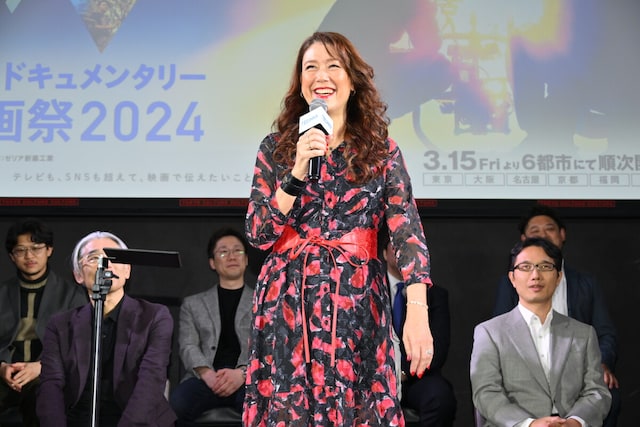 「TBSドキュメンタリー映画祭2024」の会見で語るLiLiCoさん。（C）TBS